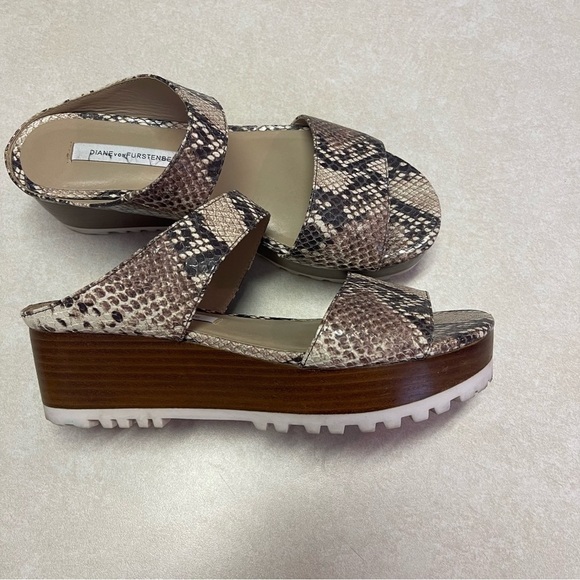 Diane Von Furstenberg Snake Print Sandals - Picture 5 of 9